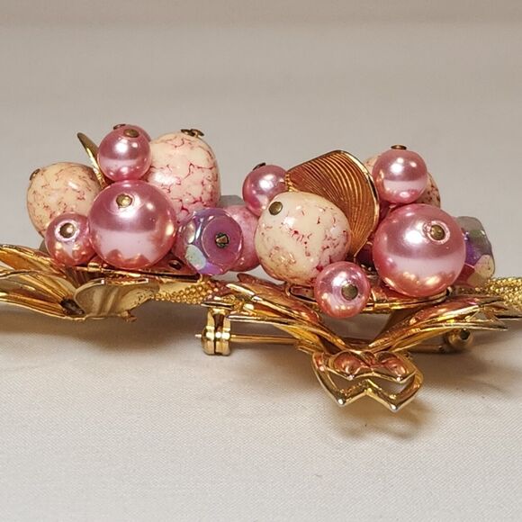 Vintage Brooch Faux Pearl and Gold Tone Pink Beads Irridescent Purple 3.5 inch - Picture 5 of 8